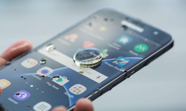 Το Samsung Galaxy έπεσε στο νερό. Μπορώ να το «σώσω»