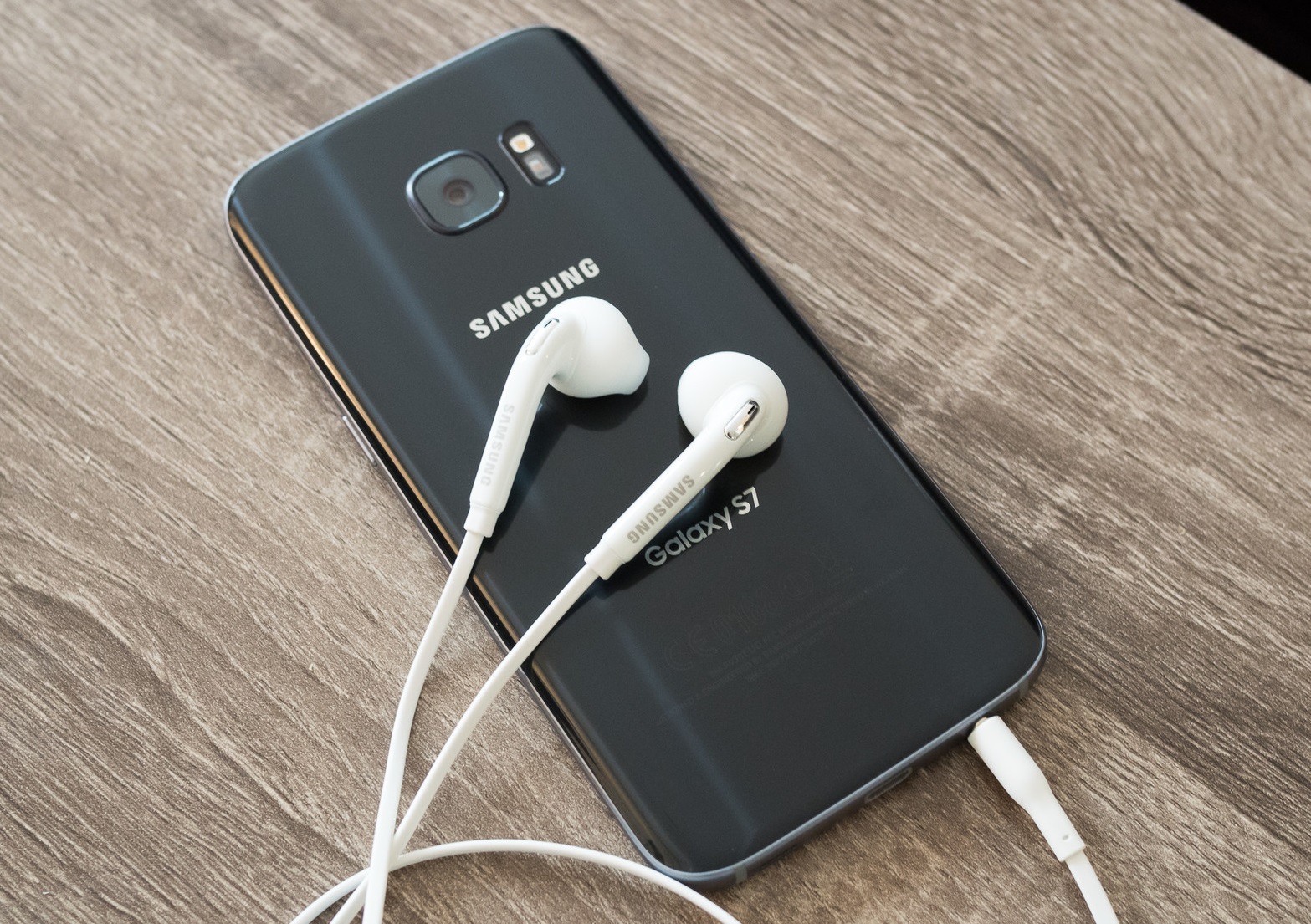 Τα ακουστικά του Samsung Galaxy τηλεφώνου μου χάλασαν. Τώρα τι κάνω;